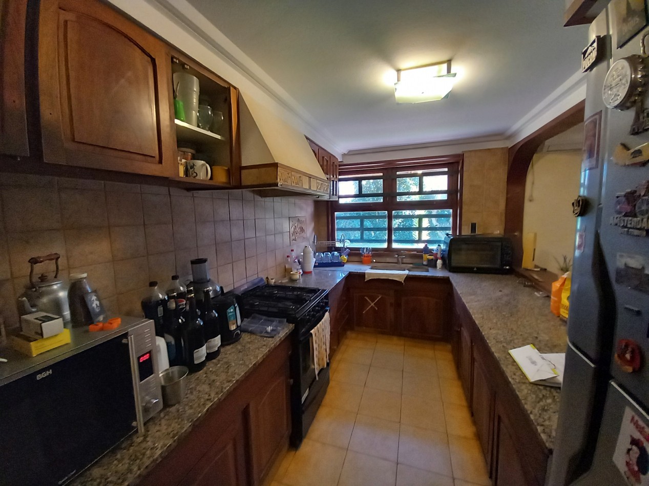 VENTA CHALET 5AMB EXCELENTE PARQUE PILETA COCHERA