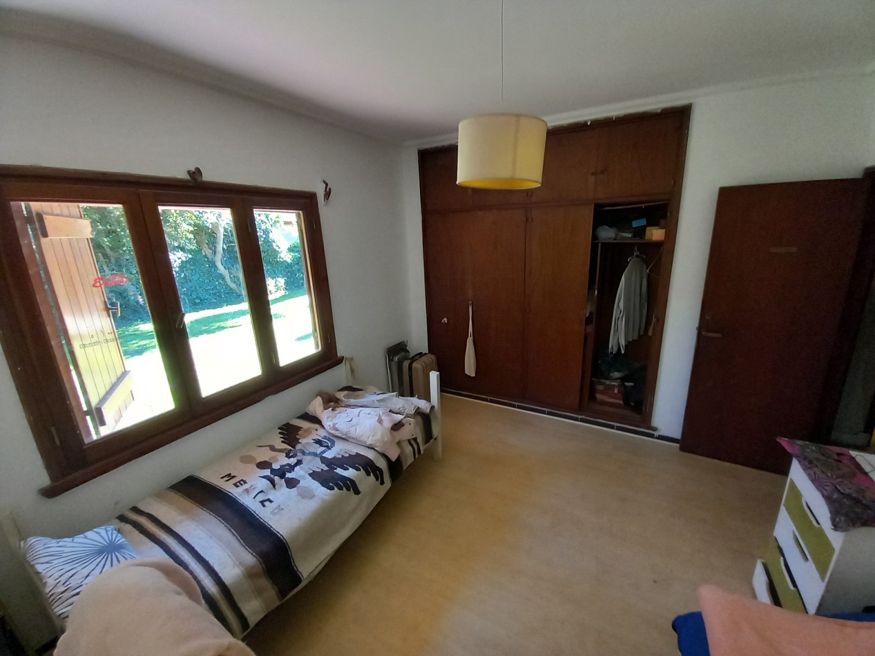 VENTA CHALET 5AMB EXCELENTE PARQUE PILETA COCHERA