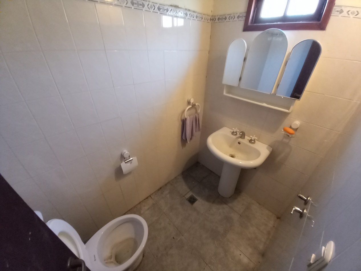 VENTA CHALET 5AMB EXCELENTE PARQUE PILETA COCHERA