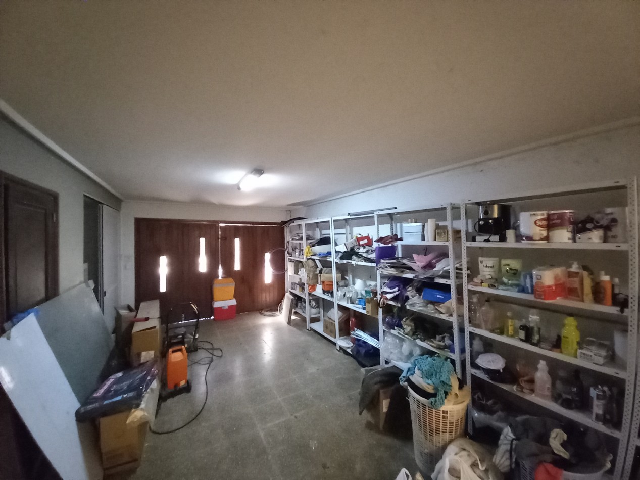 VENTA CHALET 5AMB EXCELENTE PARQUE PILETA COCHERA