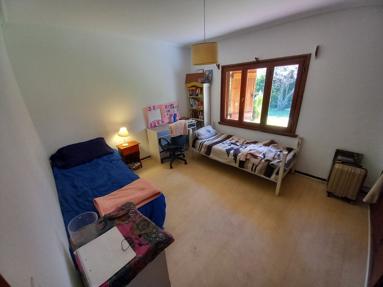 VENTA CHALET 5AMB EXCELENTE PARQUE PILETA COCHERA