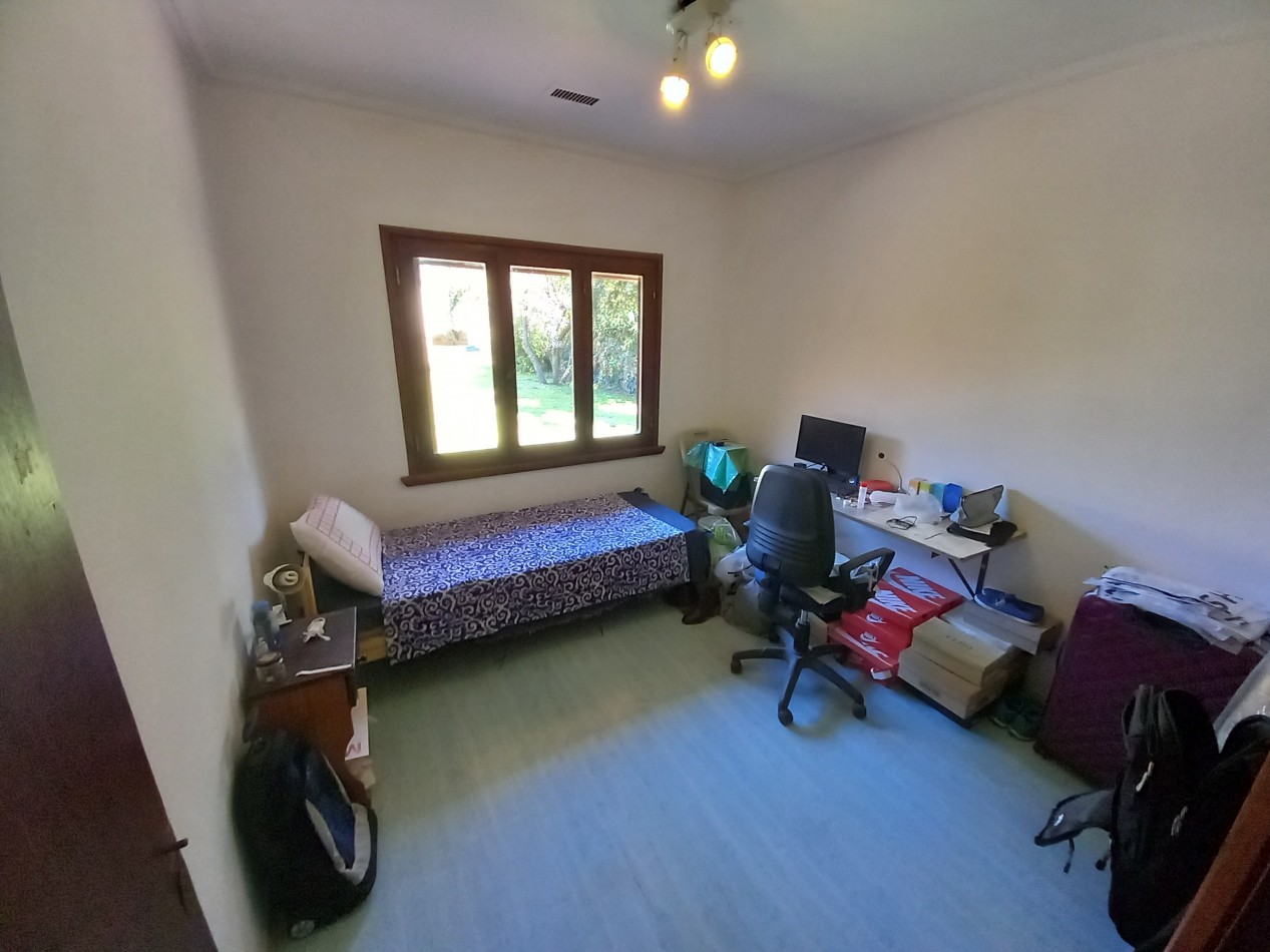 VENTA CHALET 5AMB EXCELENTE PARQUE PILETA COCHERA