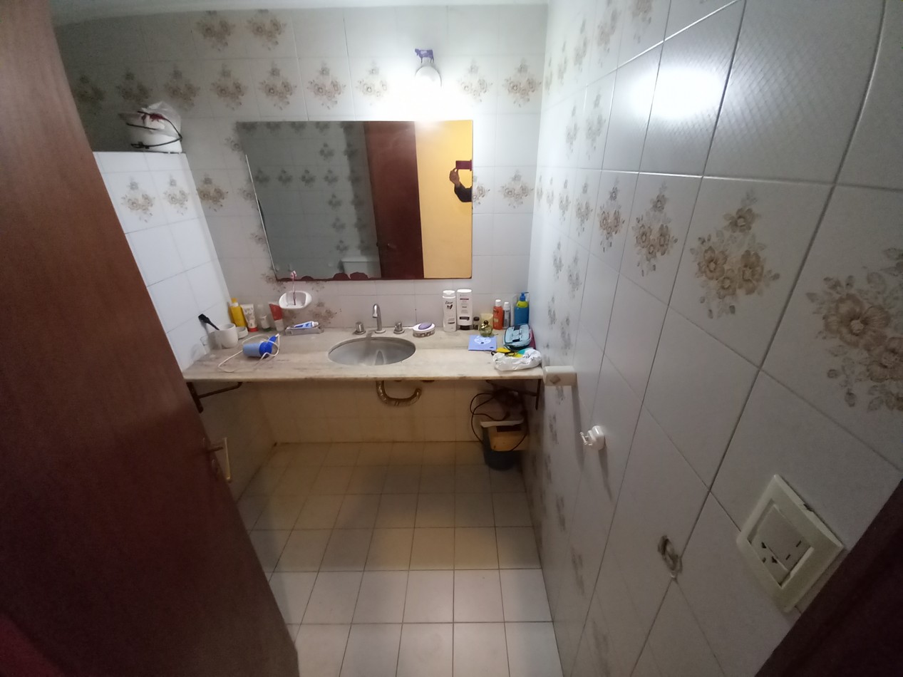 VENTA CHALET 5AMB EXCELENTE PARQUE PILETA COCHERA