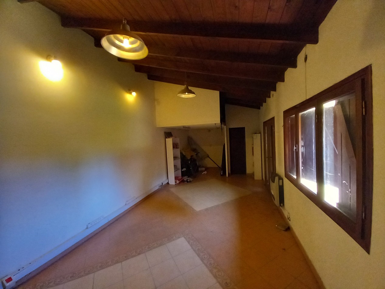 VENTA CHALET 5AMB EXCELENTE PARQUE PILETA COCHERA