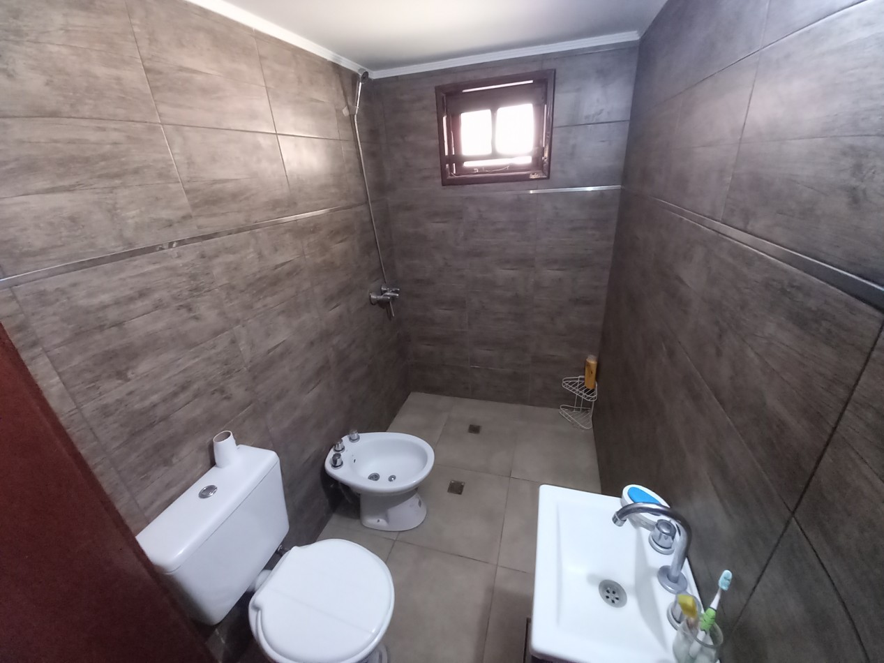 VENTA CHALET 5AMB EXCELENTE PARQUE PILETA COCHERA