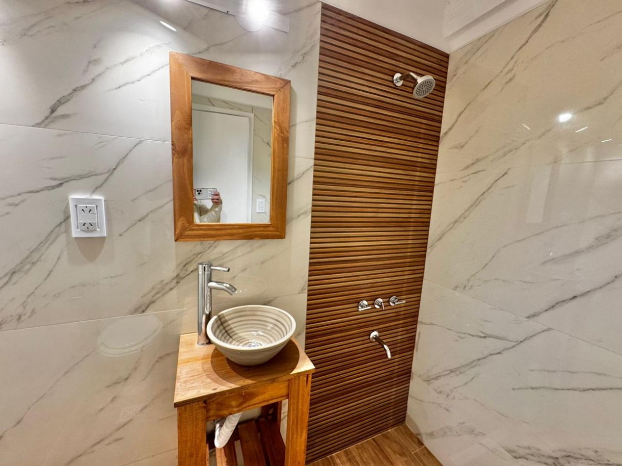VENTA 1AMB RECICLADO CENTRO BALCON SALIENTE ARTEFACTO Y MUEBLES A ESTRENAR
