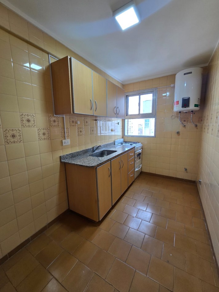 VENTA 2AMB RENTE CENTRO BALCON Y COCHERA