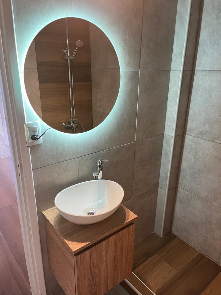 VENTA 1AMB RECICLADO CENTRO con PATIO Y MUEBLES A ESTRENAR