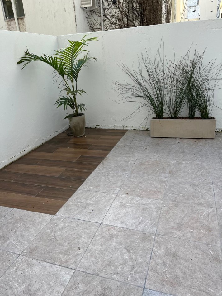 VENTA 1AMB RECICLADO CENTRO con PATIO Y MUEBLES A ESTRENAR