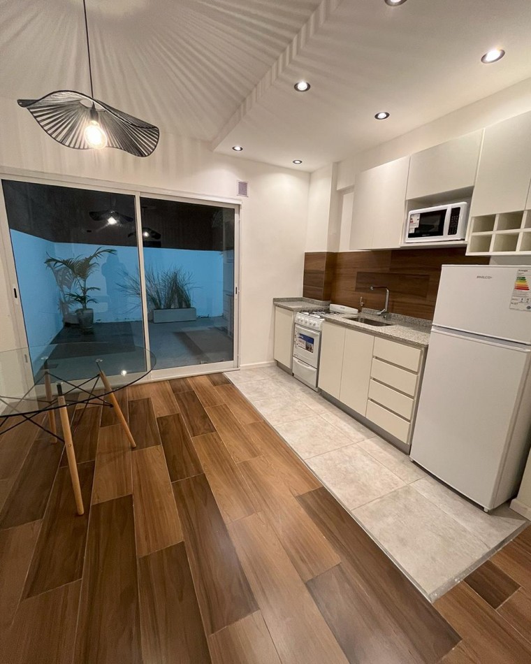 VENTA 1AMB RECICLADO CENTRO con PATIO Y MUEBLES A ESTRENAR