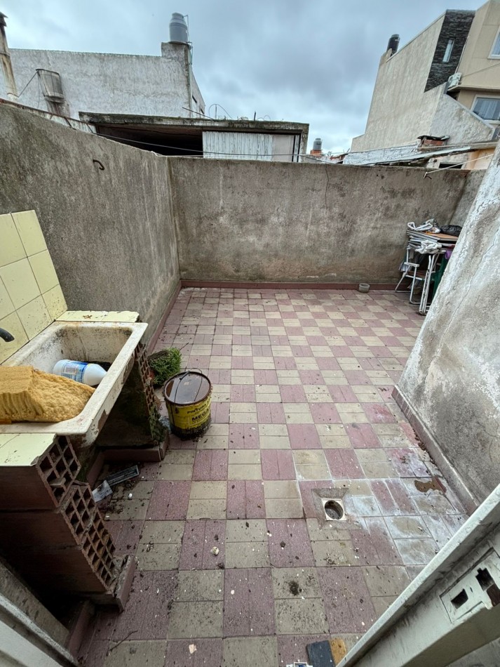 ALQUILER PH 2AMB $400.000 INCLUYE SERVICIOS PH 2 AMB ESTADO ORIGINAL PATIO ORTIZ de ZARATE al 8.400