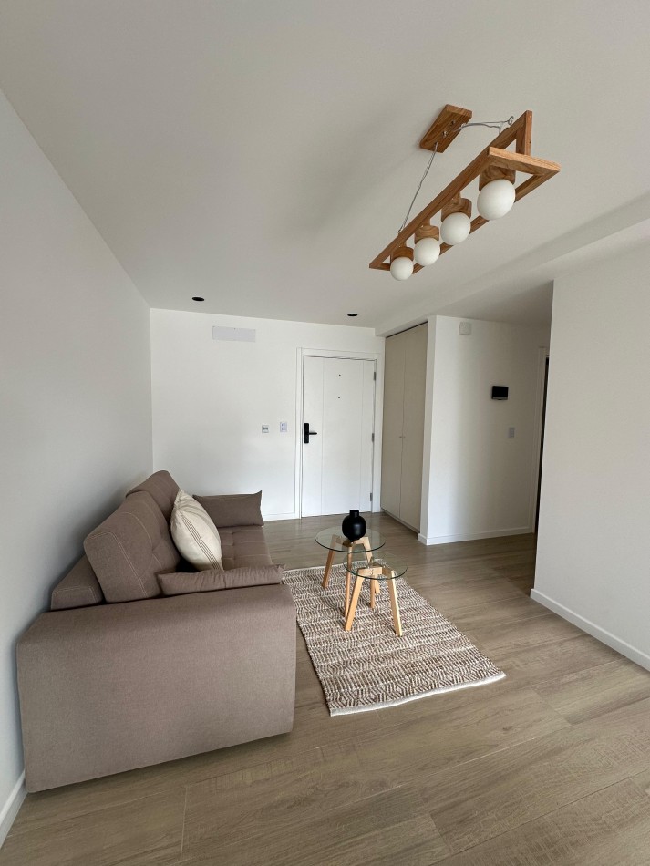 Venta 2AMB RECICLADO FRENTE CENTRO BALCON