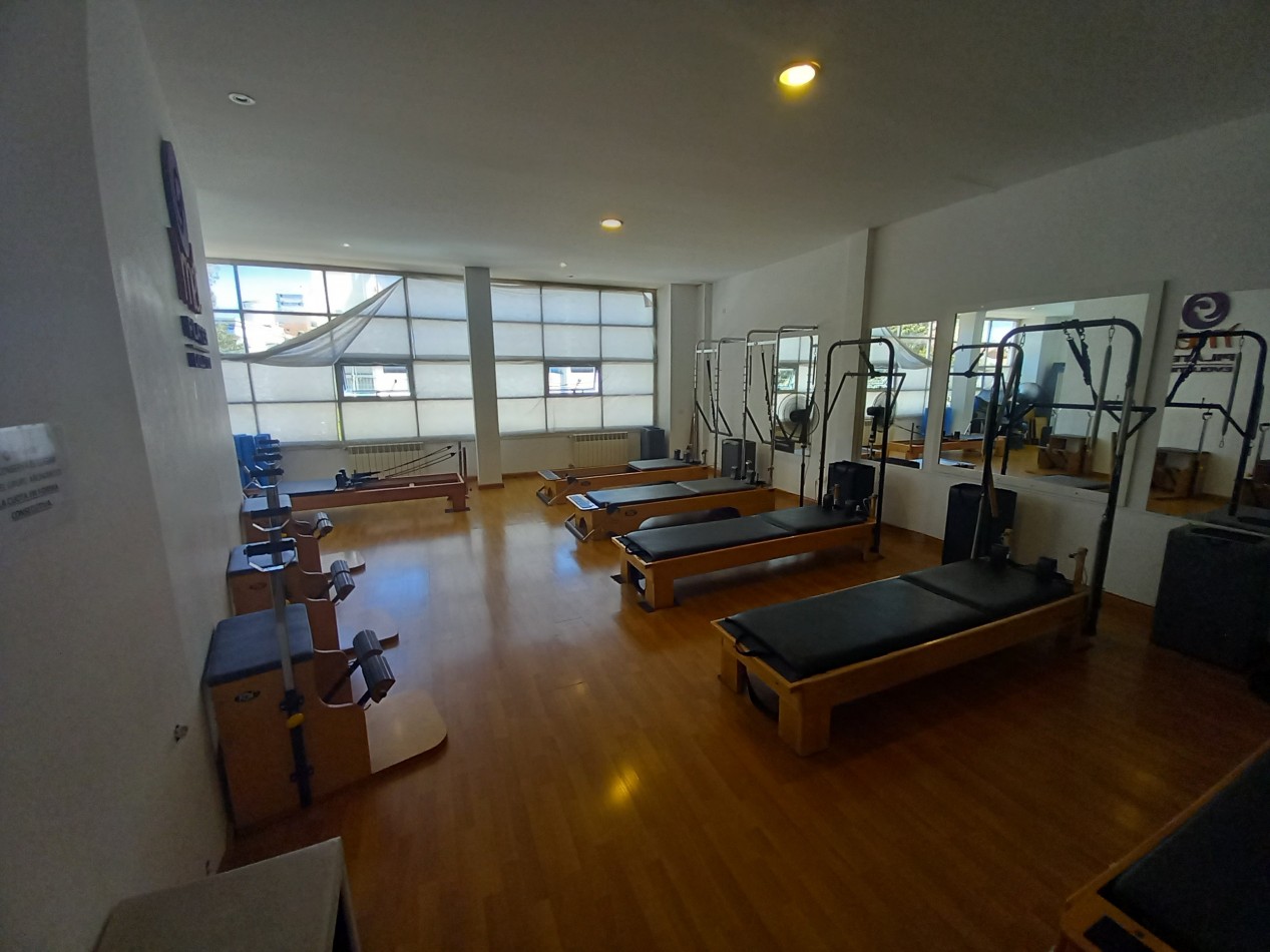 ALQUILER SALON para YOGA EXCELENTE HIPOLITO IRIGOYEN y PRIMERA JUNTA