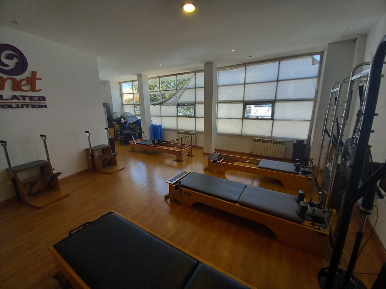 ALQUILER SALON para YOGA EXCELENTE HIPOLITO IRIGOYEN y PRIMERA JUNTA