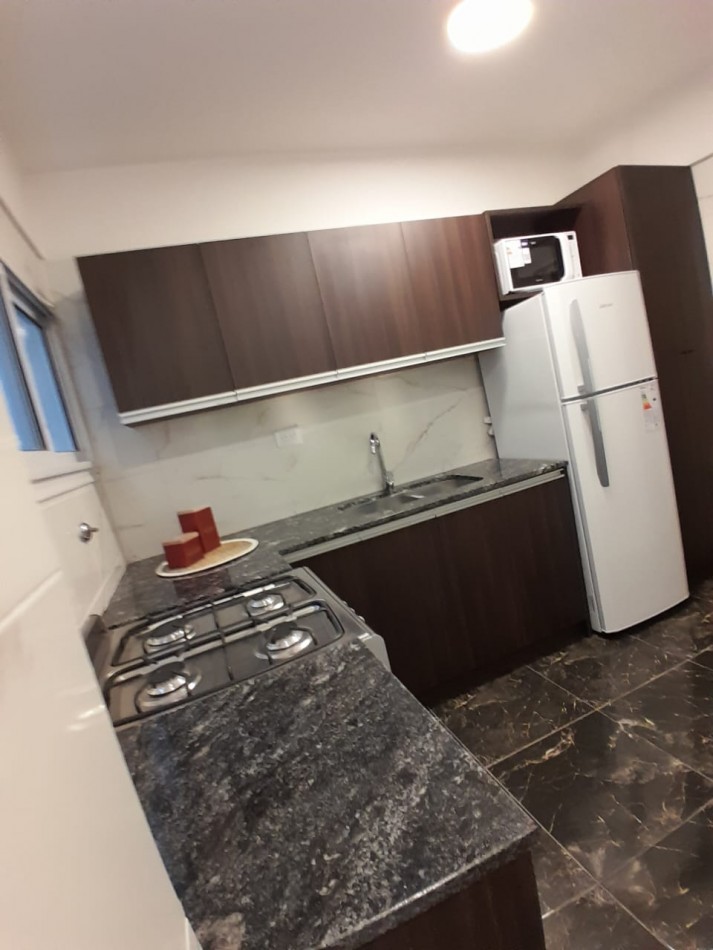VENTA 2AMB CON DEPENDENCIA CENTRO BALCON 
