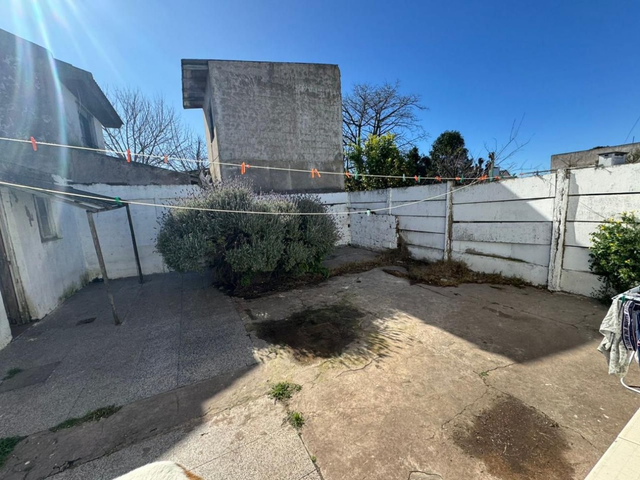 VENTA CASA 4AMB COCHERA Y PATIO AYOLAS  4500