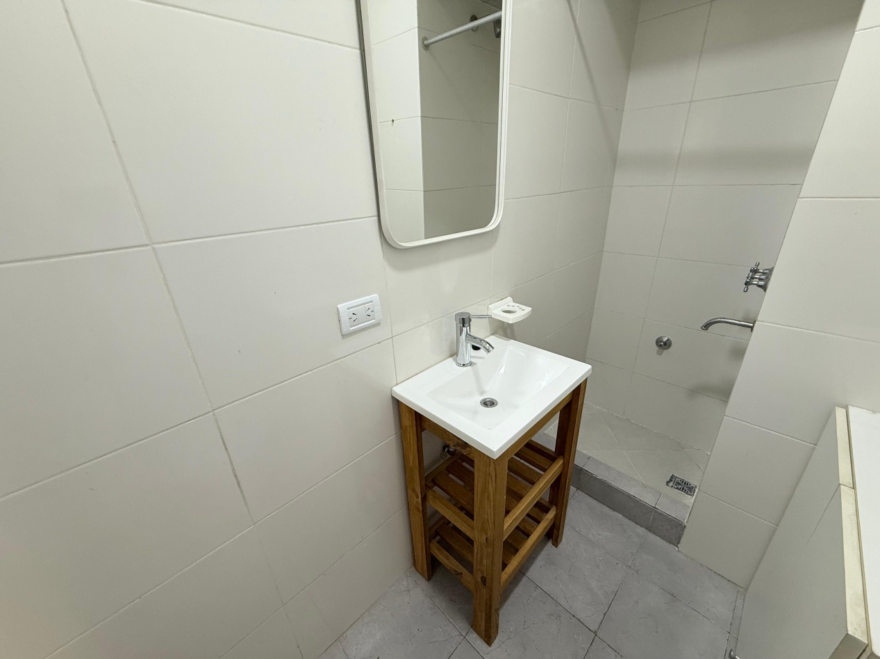 VENTA 2AMB PH PSTIO SIN EXPENSAS URUGUAY 2200