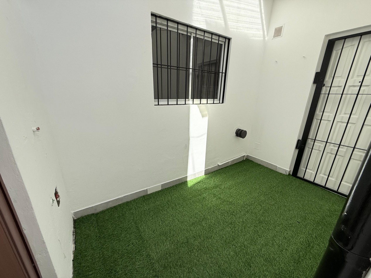 VENTA 2AMB PH PSTIO SIN EXPENSAS URUGUAY 2200