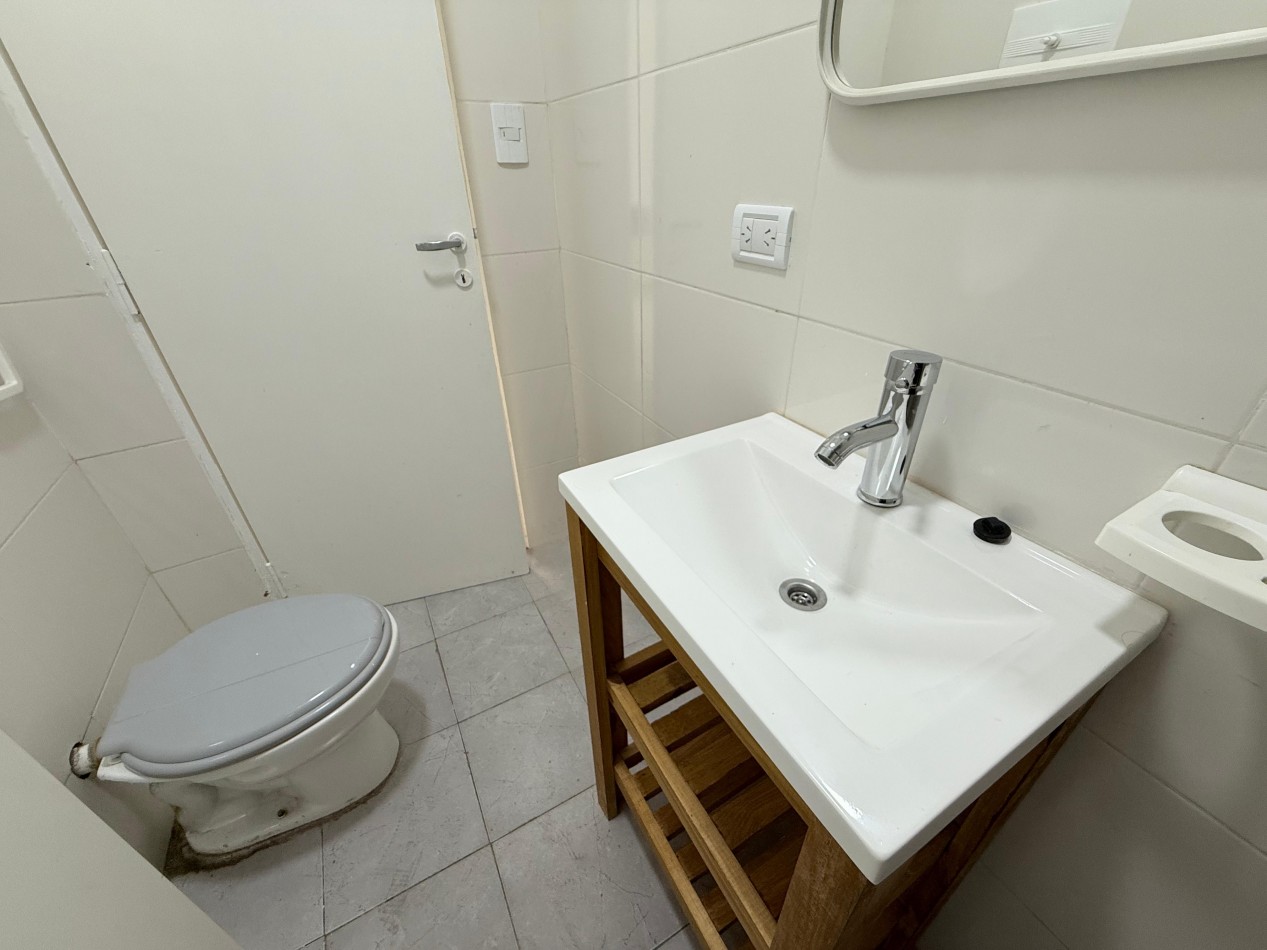 VENTA 2AMB PH PSTIO SIN EXPENSAS URUGUAY 2200