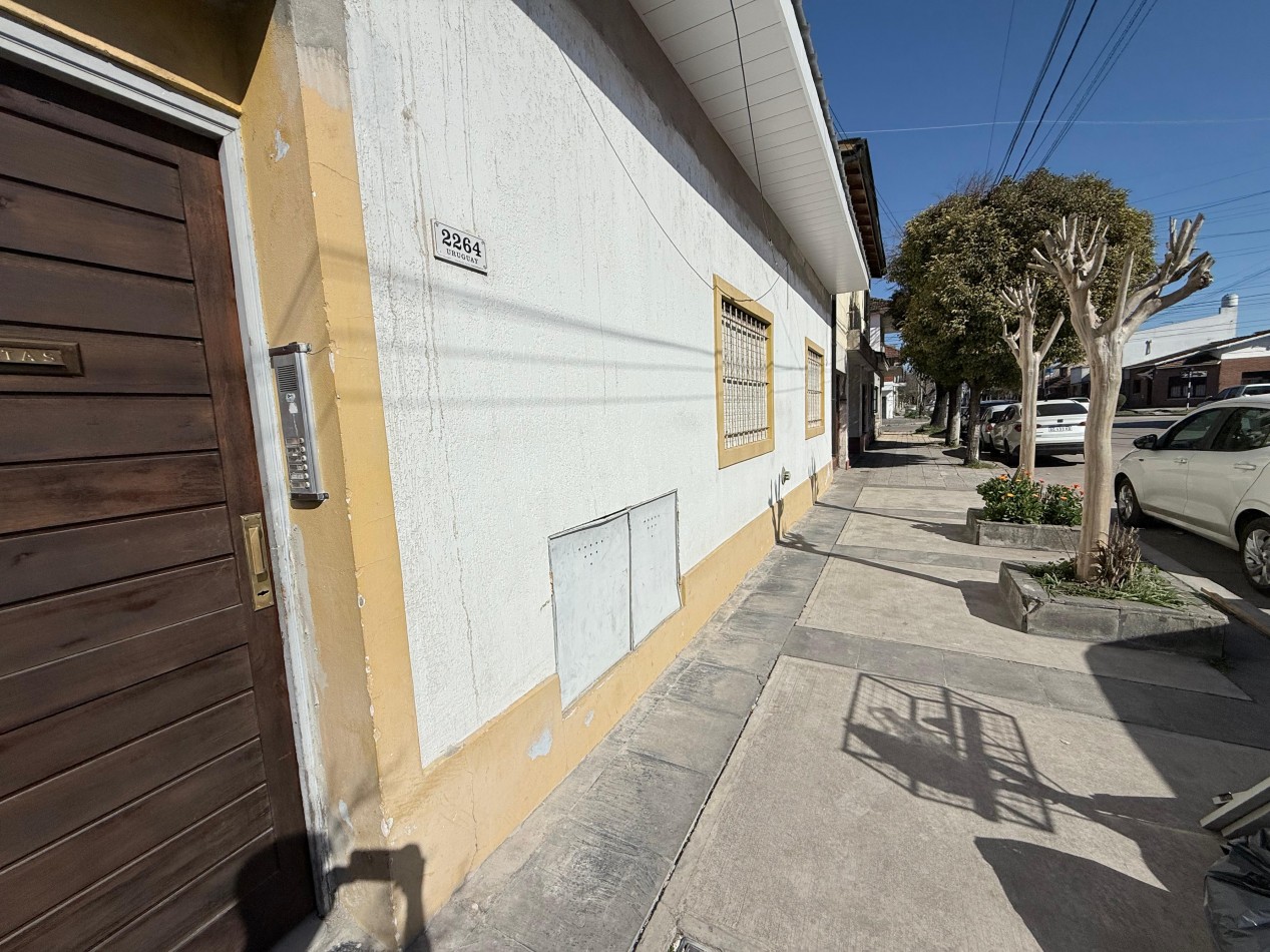 VENTA 2AMB PH PSTIO SIN EXPENSAS URUGUAY 2200