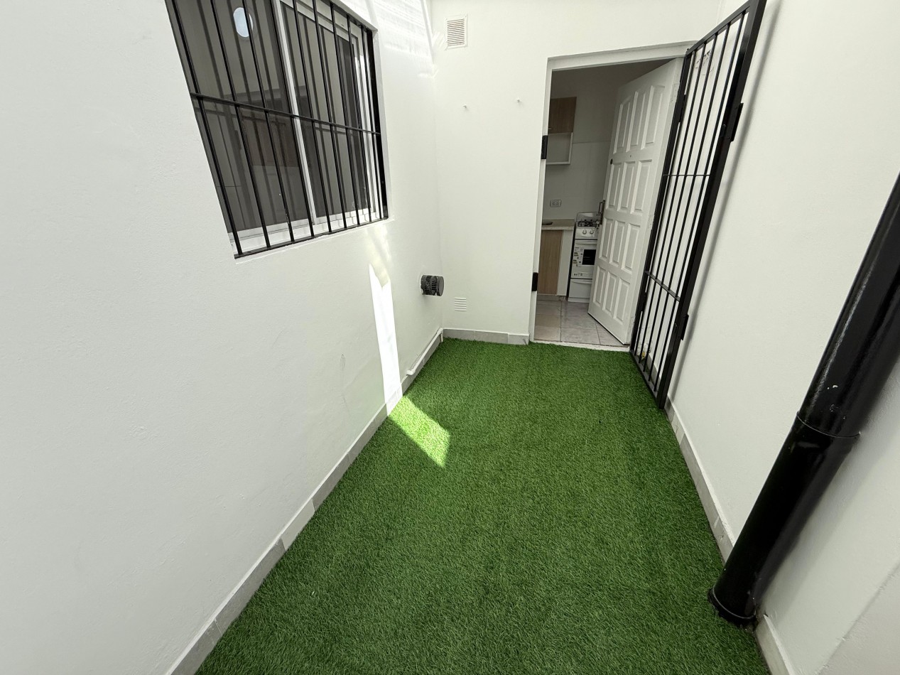 VENTA 2AMB PH PSTIO SIN EXPENSAS URUGUAY 2200