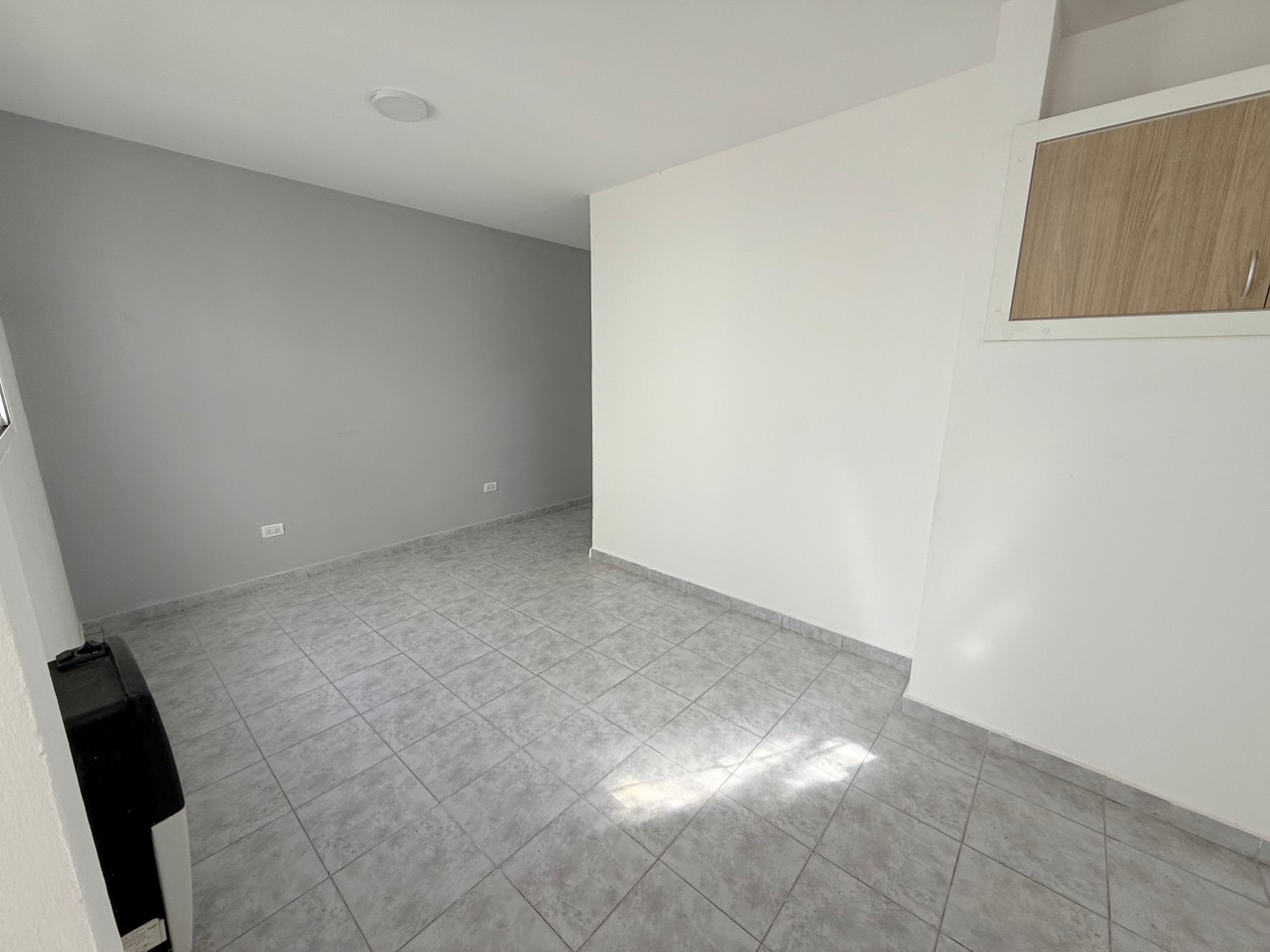 VENTA 2AMB PH PSTIO SIN EXPENSAS URUGUAY 2200