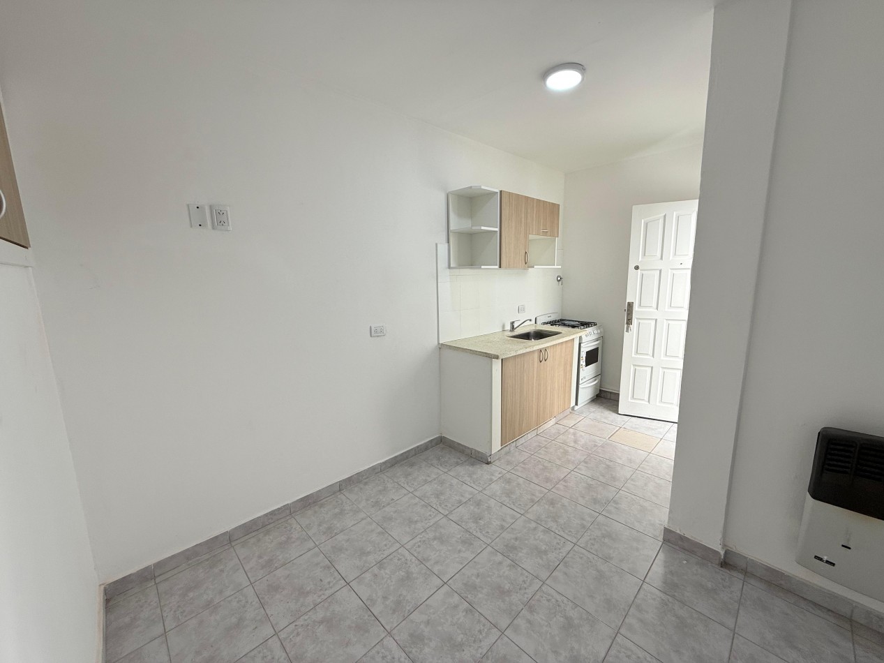 VENTA 2AMB PH PSTIO SIN EXPENSAS URUGUAY 2200