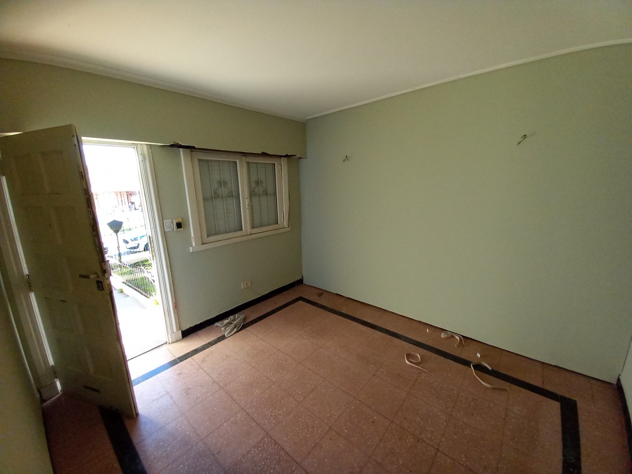 CASA 4AMB ESPACIO COCHERA PATIO PARRILLA SIN MUEBLES