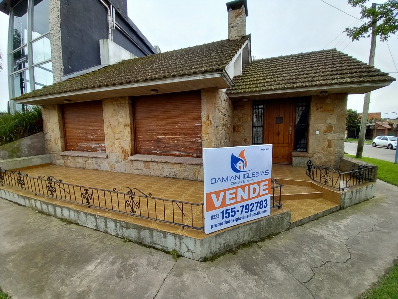VENTA CASA  COCHERA PATIO ITUZAINGO Y CHAMPAGNAT