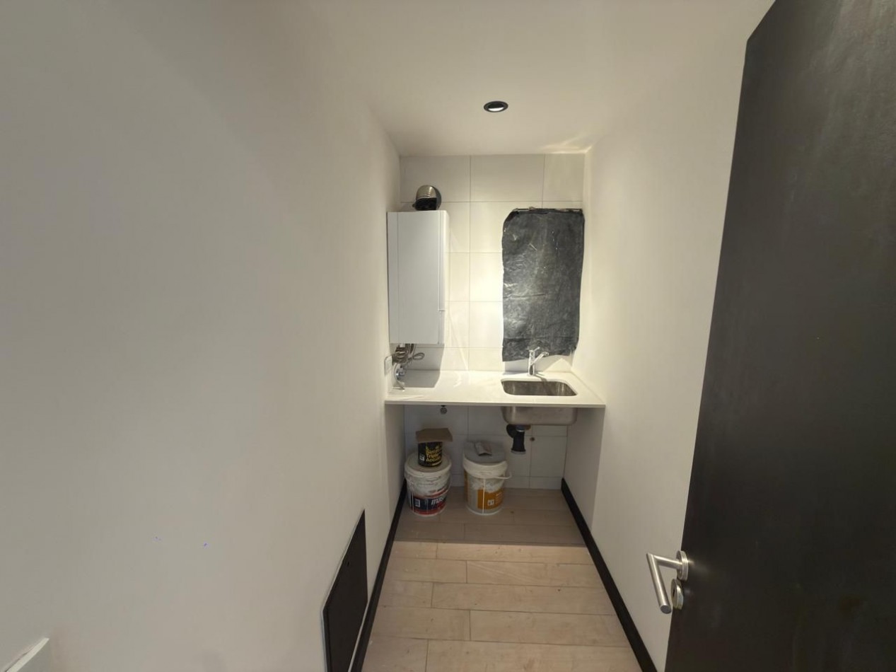  VENTA CASA RECICLADA 2 BAÑOS PARQUE LAVADERO  PERMUTA