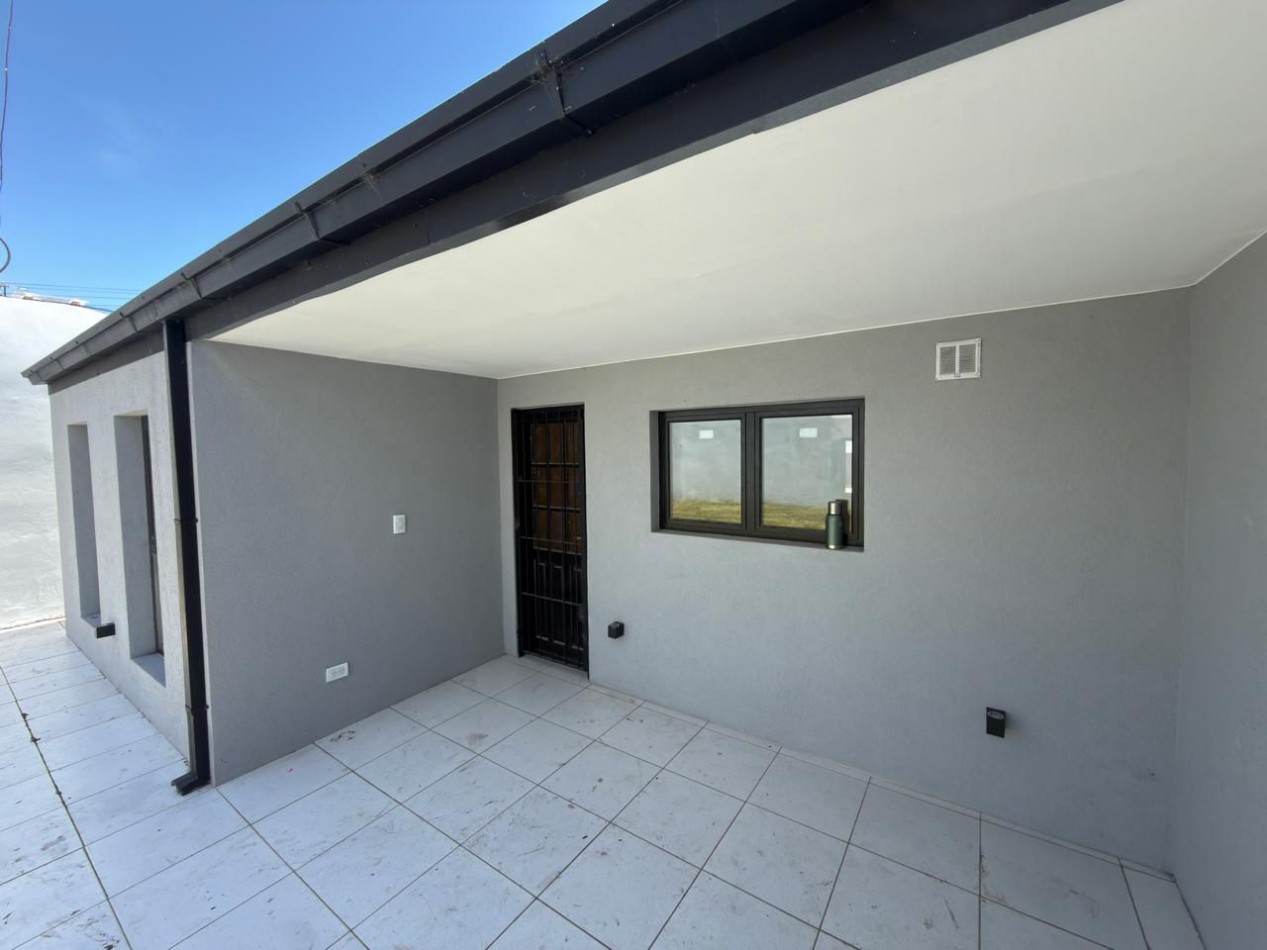  VENTA CASA RECICLADA 2 BAÑOS PARQUE LAVADERO  PERMUTA