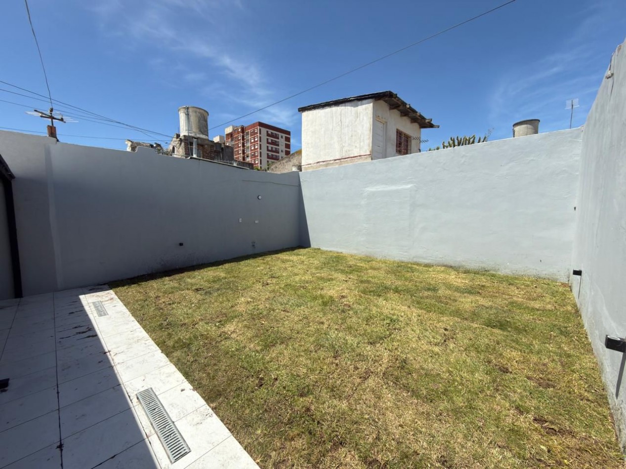  VENTA CASA RECICLADA 2 BAÑOS PARQUE LAVADERO  PERMUTA