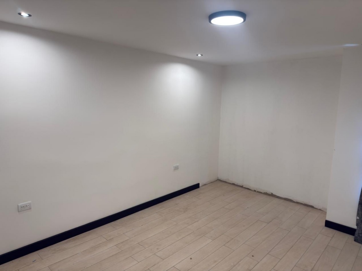  VENTA CASA RECICLADA 2 BAÑOS PARQUE LAVADERO  PERMUTA