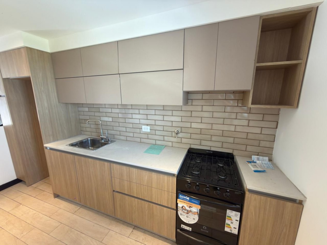  VENTA CASA RECICLADA 2 BAÑOS PARQUE LAVADERO  PERMUTA