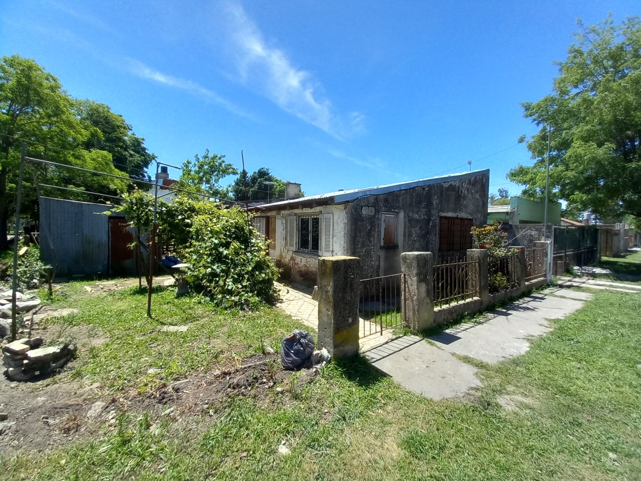 VENTA CASA 3AMB ORIGINAL en ESQUINA