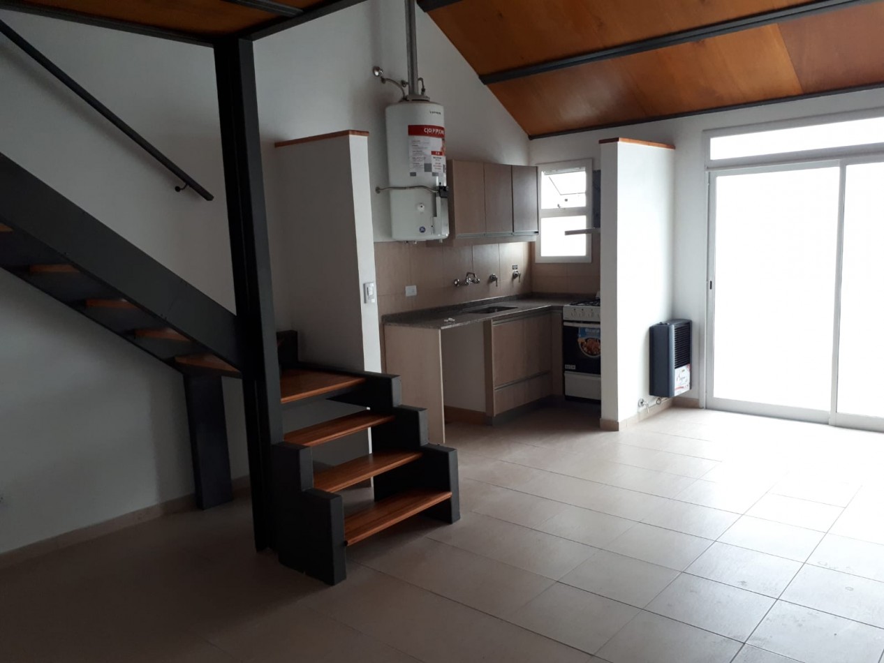 ALQUILER LOFT 2AMB EXCELENTE COCHERA y PATIO 