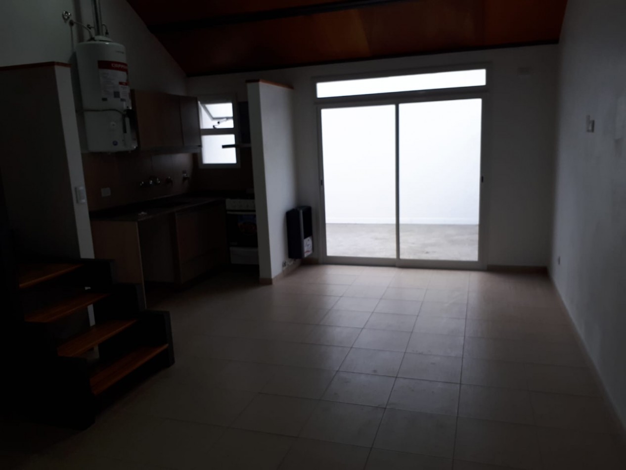 ALQUILER LOFT 2AMB EXCELENTE COCHERA y PATIO 