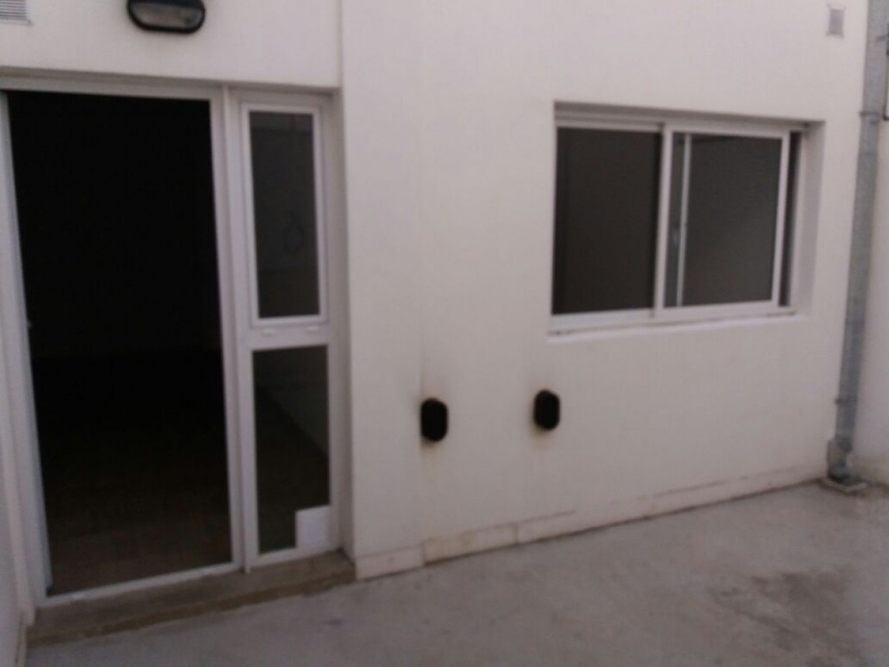 ALQUILER 2AMB con PATIO PLANTA BAJA 