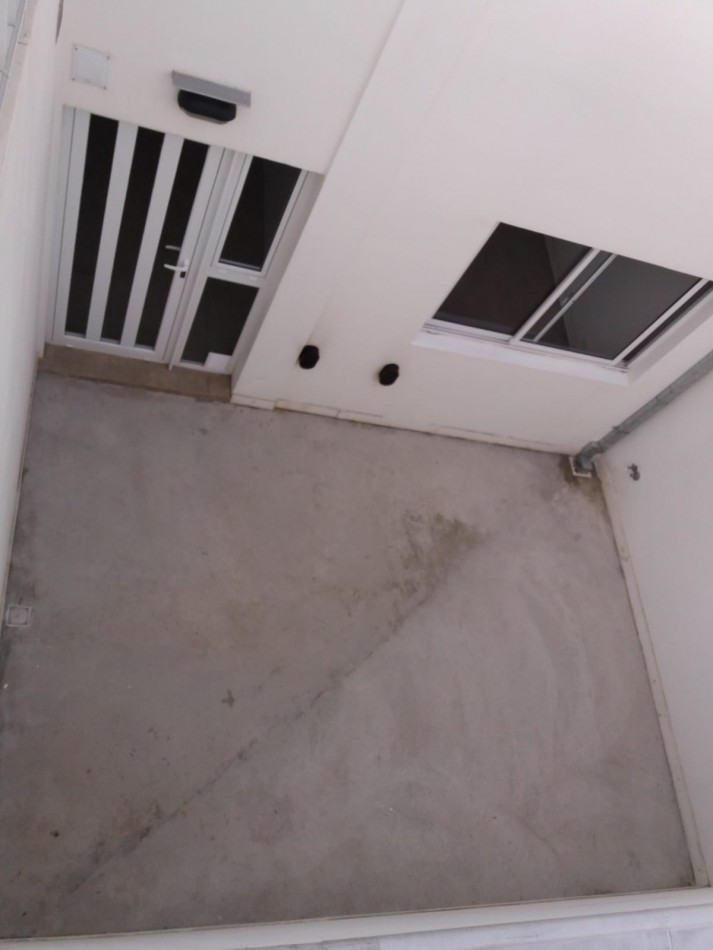 ALQUILER 2AMB con PATIO PLANTA BAJA 