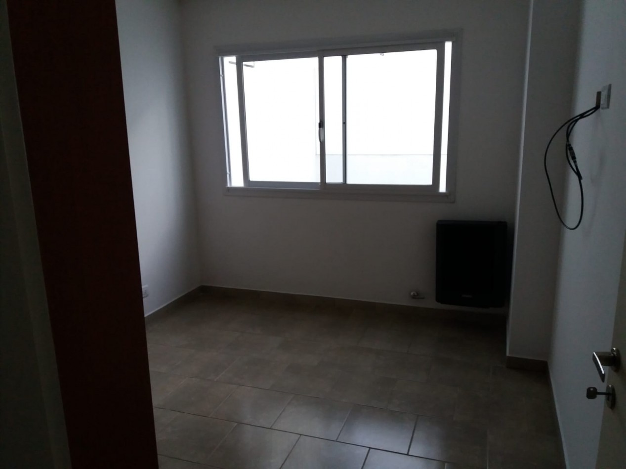 ALQUILER 2AMB con PATIO PLANTA BAJA 