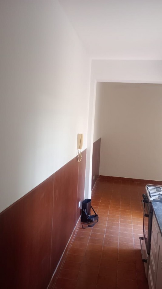 ALQUILER 2AMB PATIO SIN MASCOTAS LA PERLA 