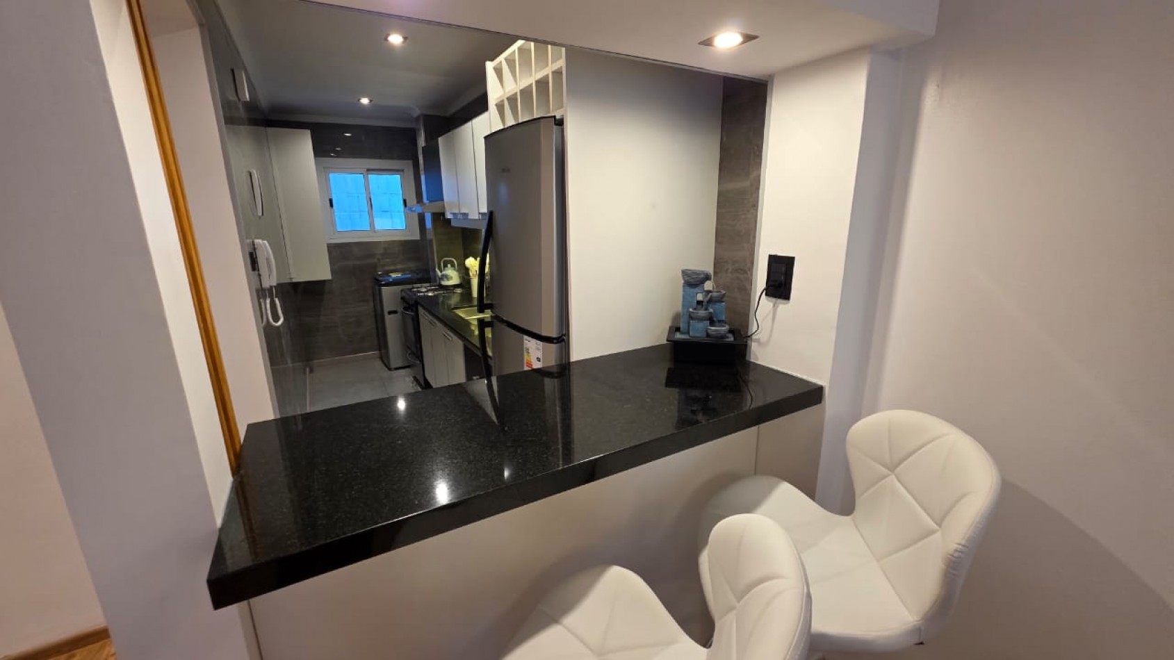 VENTA 3AMB RECICLADO FRENTE CENTRO BALCON COCHERA 