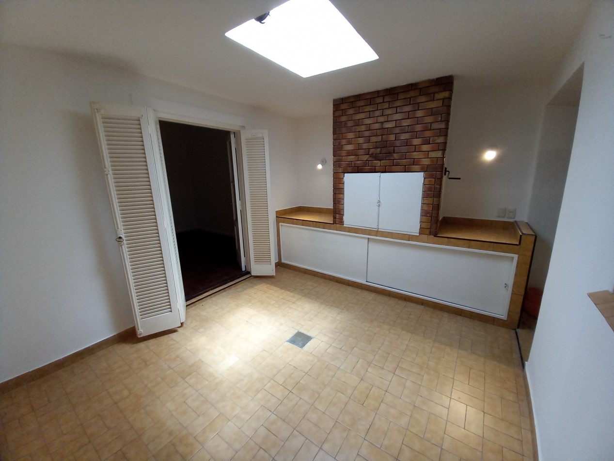 ALQUILER CHALET 4 AMB de ESTILO ESTADO ORIGINAL COCHERA LOS TRONCOS