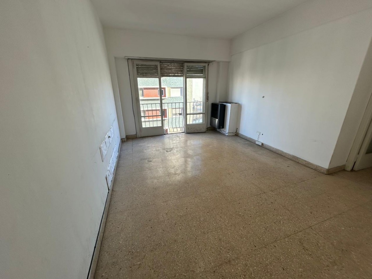 VENTA 3AMB con DEPENDENCIA A RECICLAR 