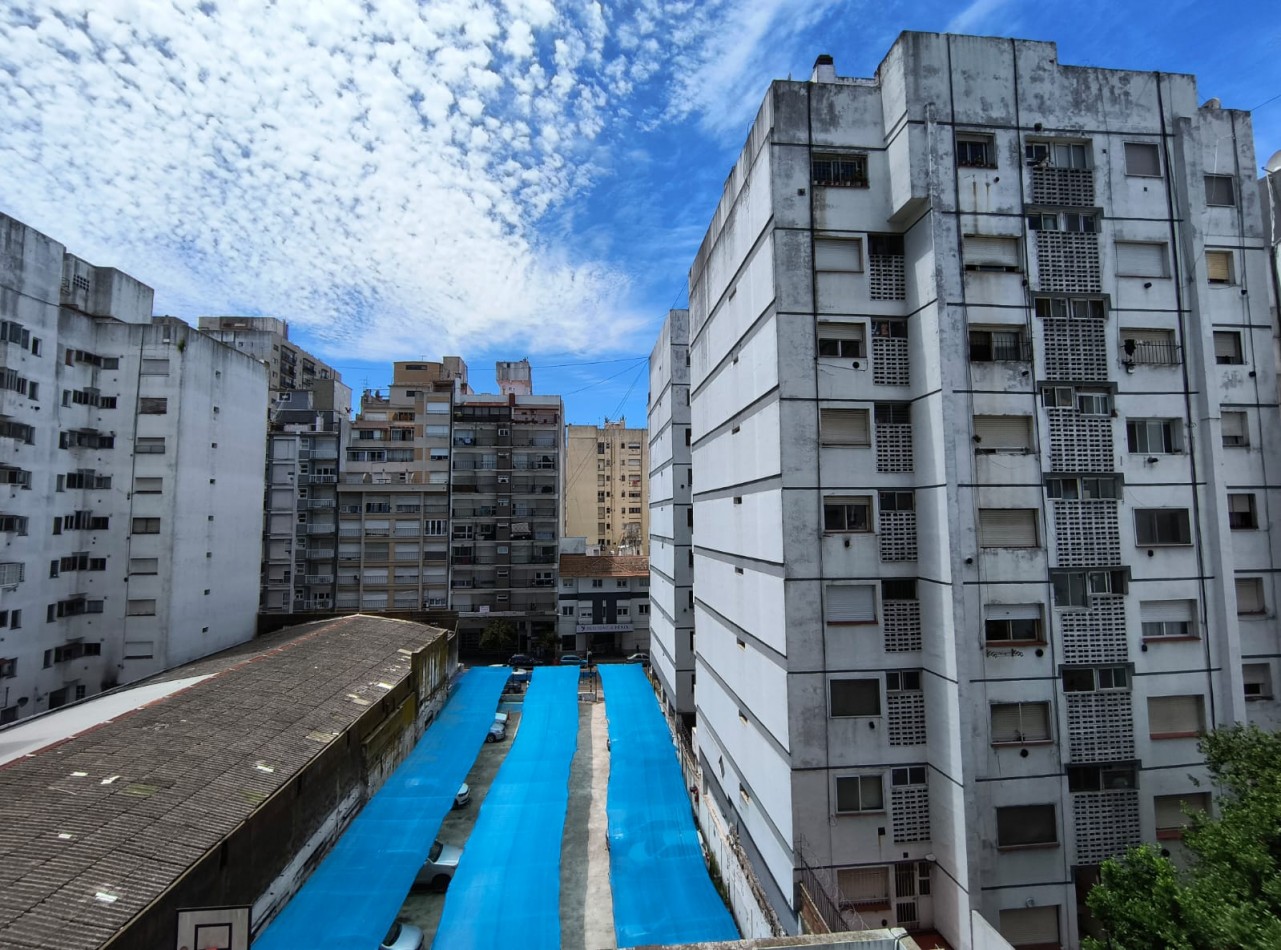 VENTA 1AMB EXCELENTE BALCON SALIENTE CENTRO 