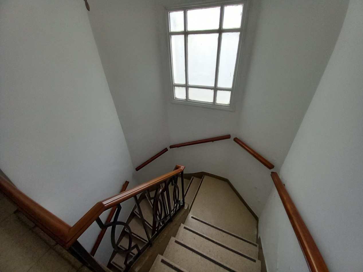 ALQUILER solo USO PROFESIONAL CASA 6AMB 3 BAÑOS COCHERA 