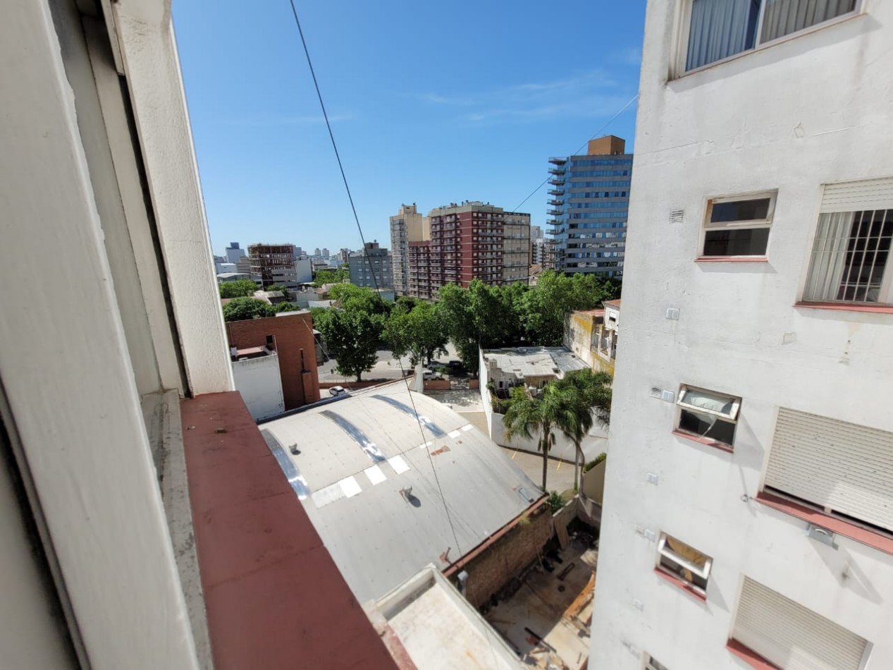 VENTA 2AMB CENTRO EXCELENTE ESTADO  BALCON CENTRO 