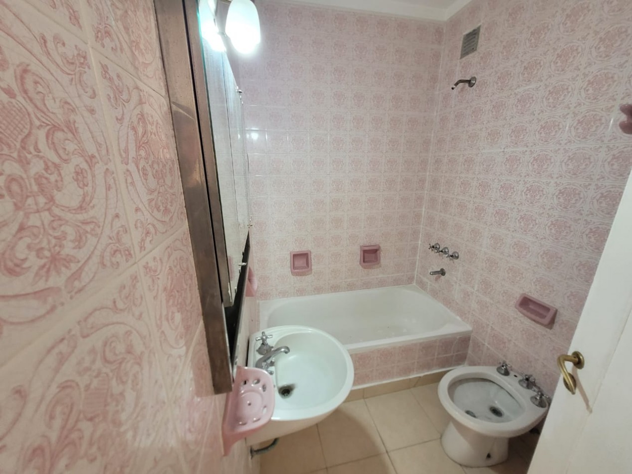 VENTA 2AMB CENTRO EXCELENTE ESTADO  BALCON CENTRO 