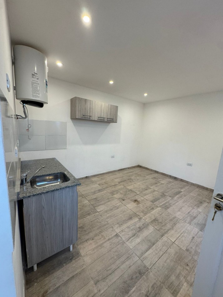 VENTA PH 1AMB RECICLADO PATIO SIN EXPENSAS 