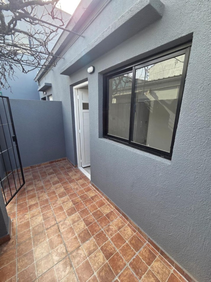 VENTA PH 1AMB RECICLADO PATIO SIN EXPENSAS 